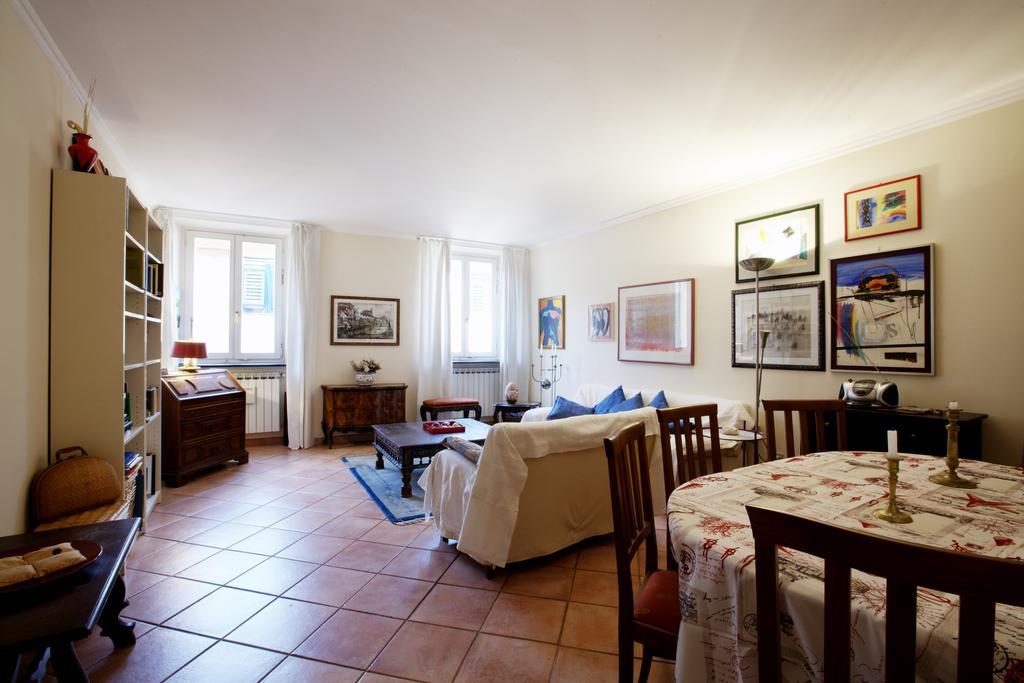 Topazio Levanto Quarto foto